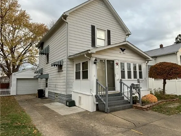 413 Fair Ave NE, New Philadelphia, OH 44663