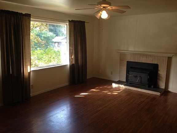3rd image of 4919 Glenwood Ave