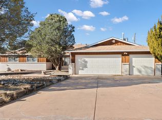 121 Lawrence Dr NE, Albuquerque, NM 87123
