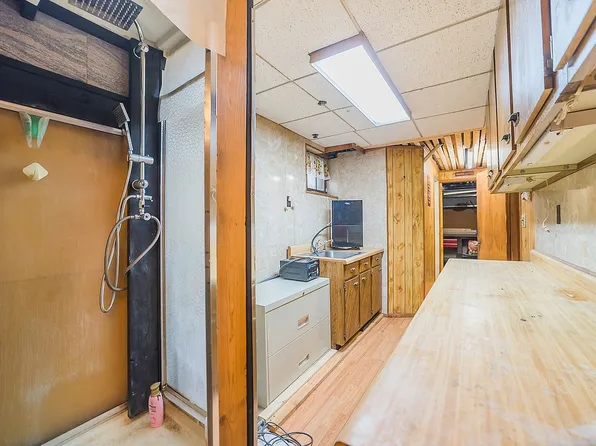 8217 211th St, Jamaica, NY 11427