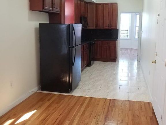2nd image of 43 Clarke Ave APT 2M