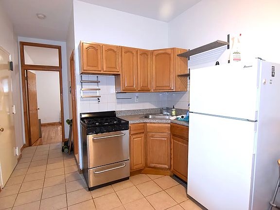 3rd image of 246 N 5th St APT 3R
