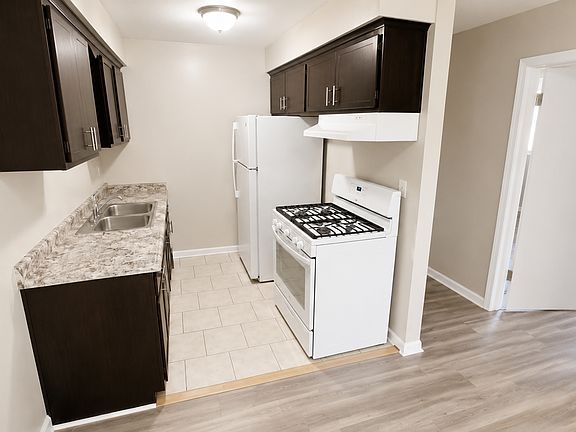 2nd image of 4007 45th St #24