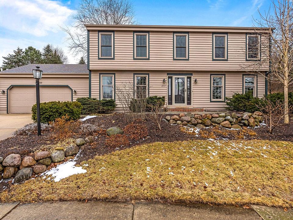 1st image of 2717 Chatsworth CIRCLE