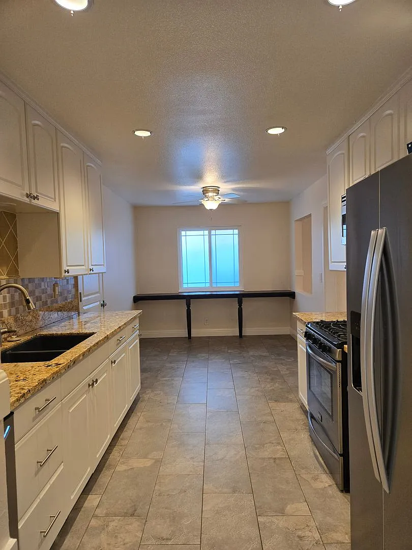1619 Merritt St in Turlock — Photo 4