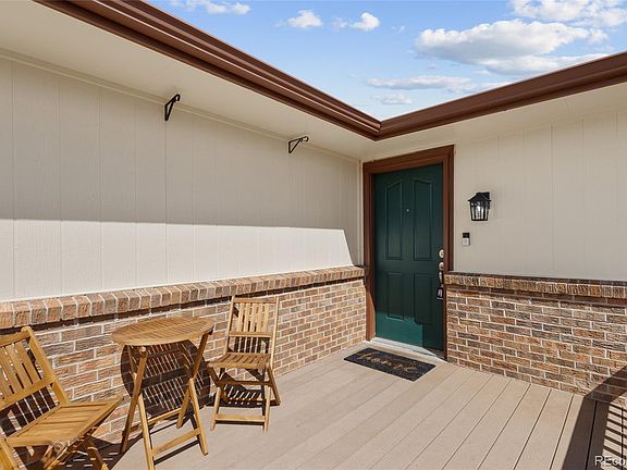 5th image of 1045 Castlewood Drive
