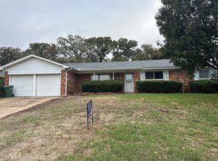 532 Plainview Dr, Hurst, TX 76054