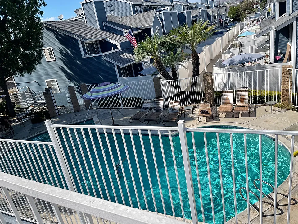 219 S Redwood Ave #3