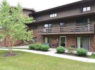3975 S 84th St APT 4, Greenfield, WI 53228