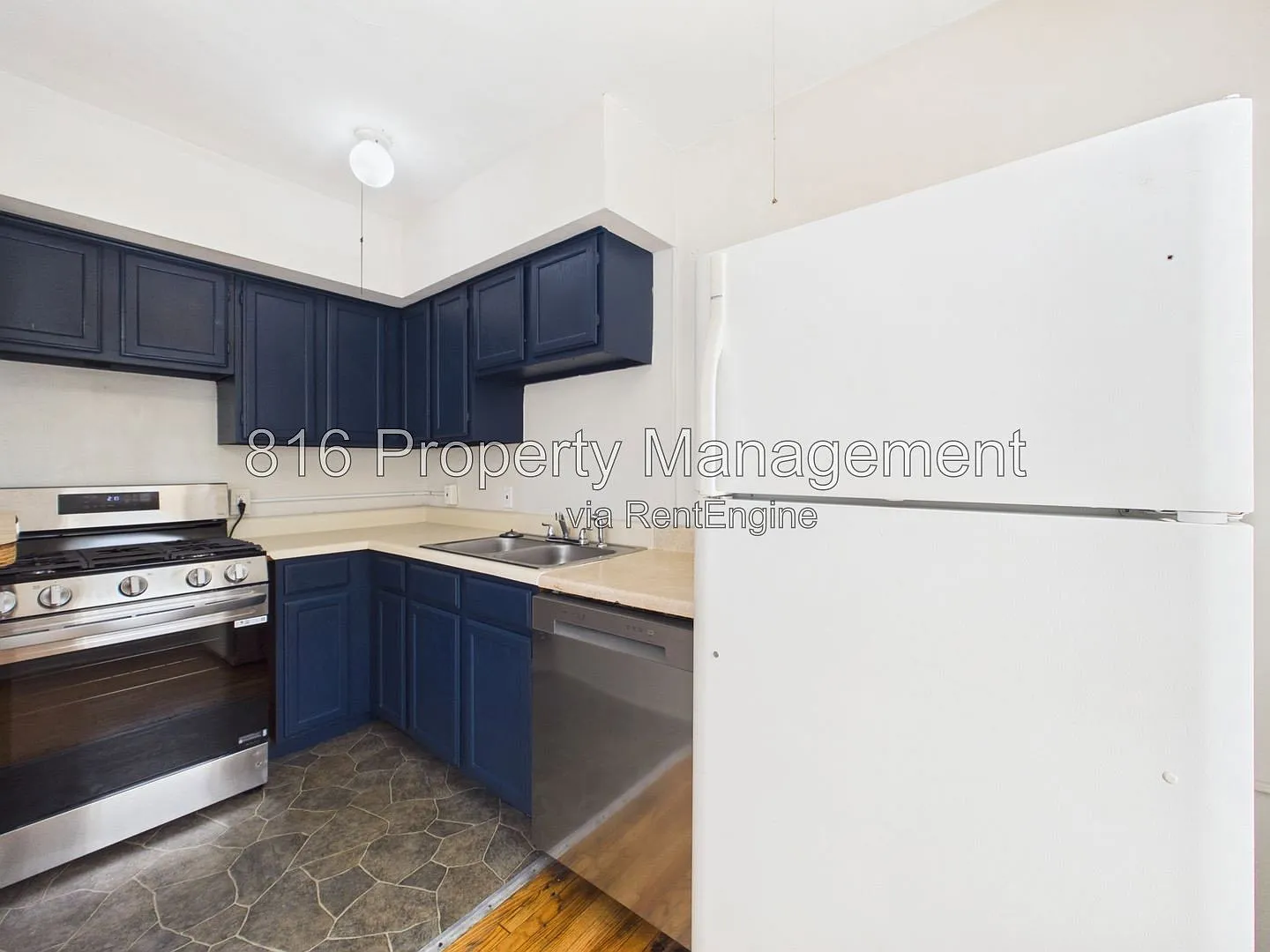 1 bed, 1.0 bath, $900 — Photo 4