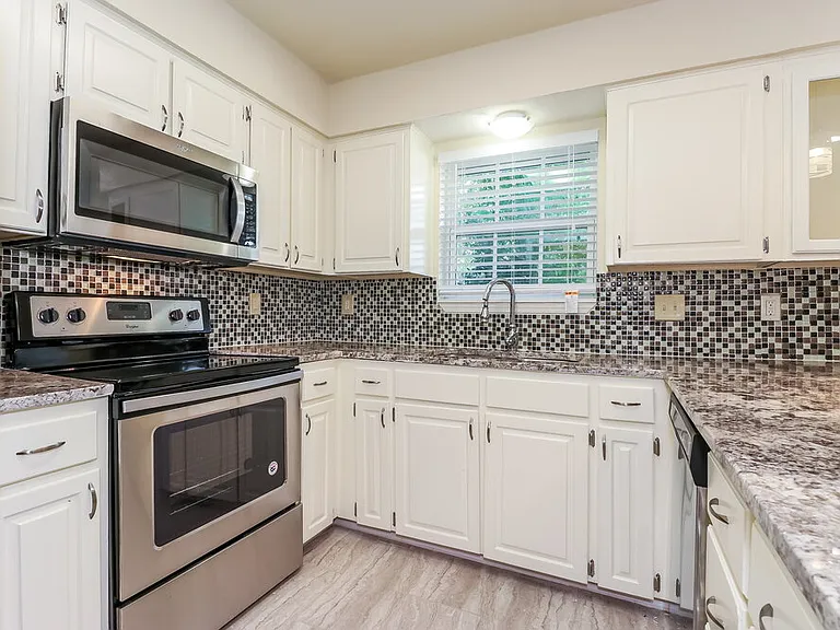 1124 W Hills Ter — Photo 6