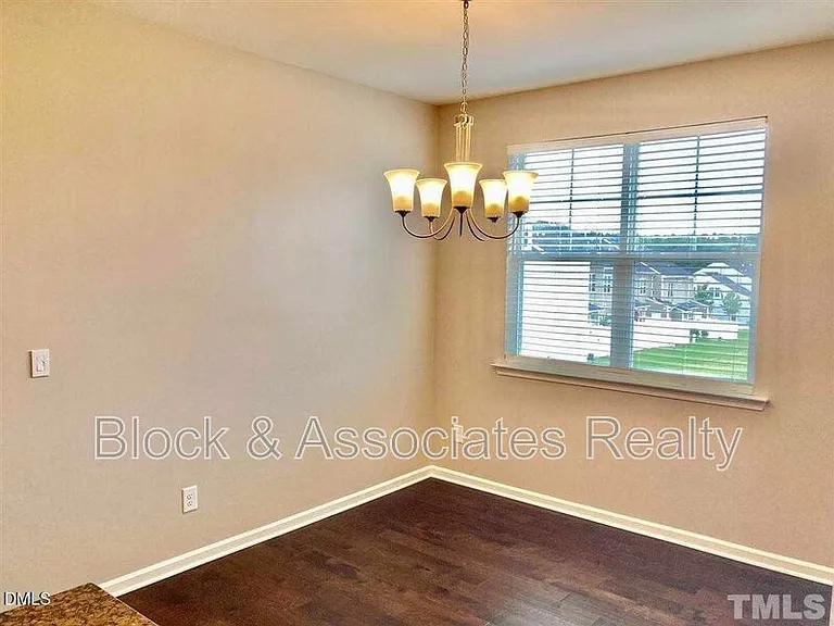 213 Churment Ct — Photo 6