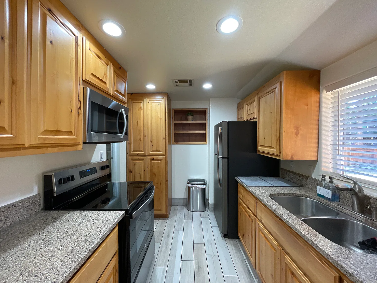 3 bed, 1152 sqft, $4,000 — Photo 4
