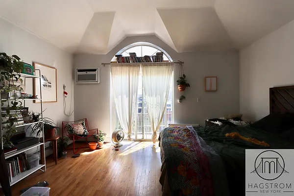 Rented by Hagstrom Management Inc | media 27