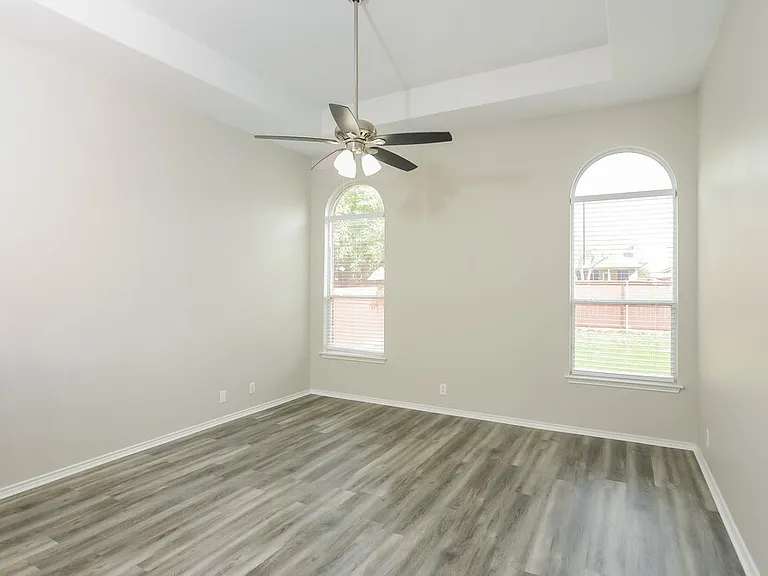 121 Yeager Cir — Photo 9