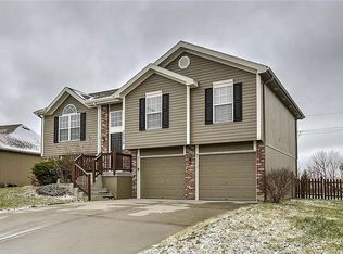 10315 N Laurel Ave, Kansas City, MO 64157