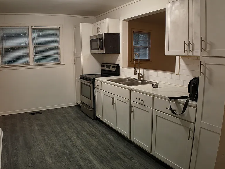 108 Harold St — Photo 3