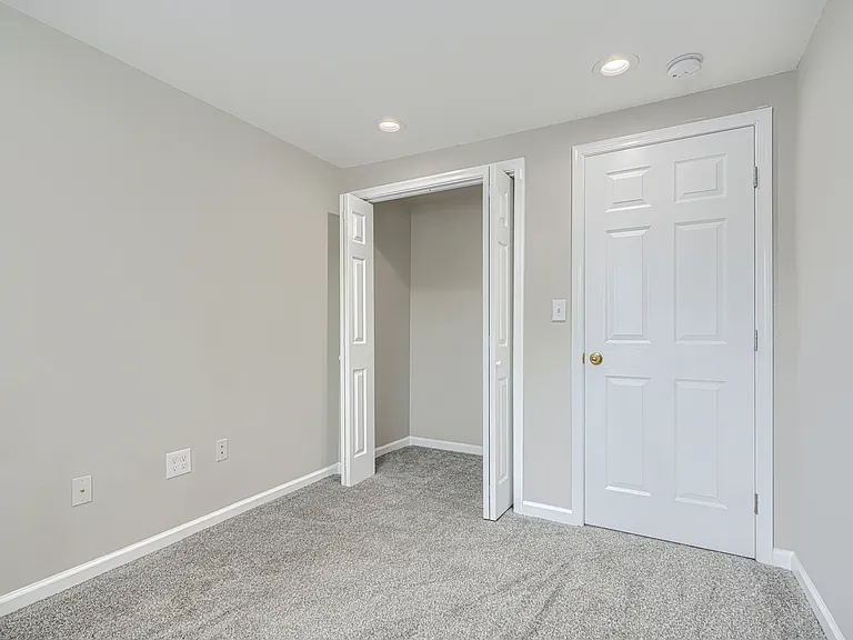 209 Bridge Dr — Photo 32