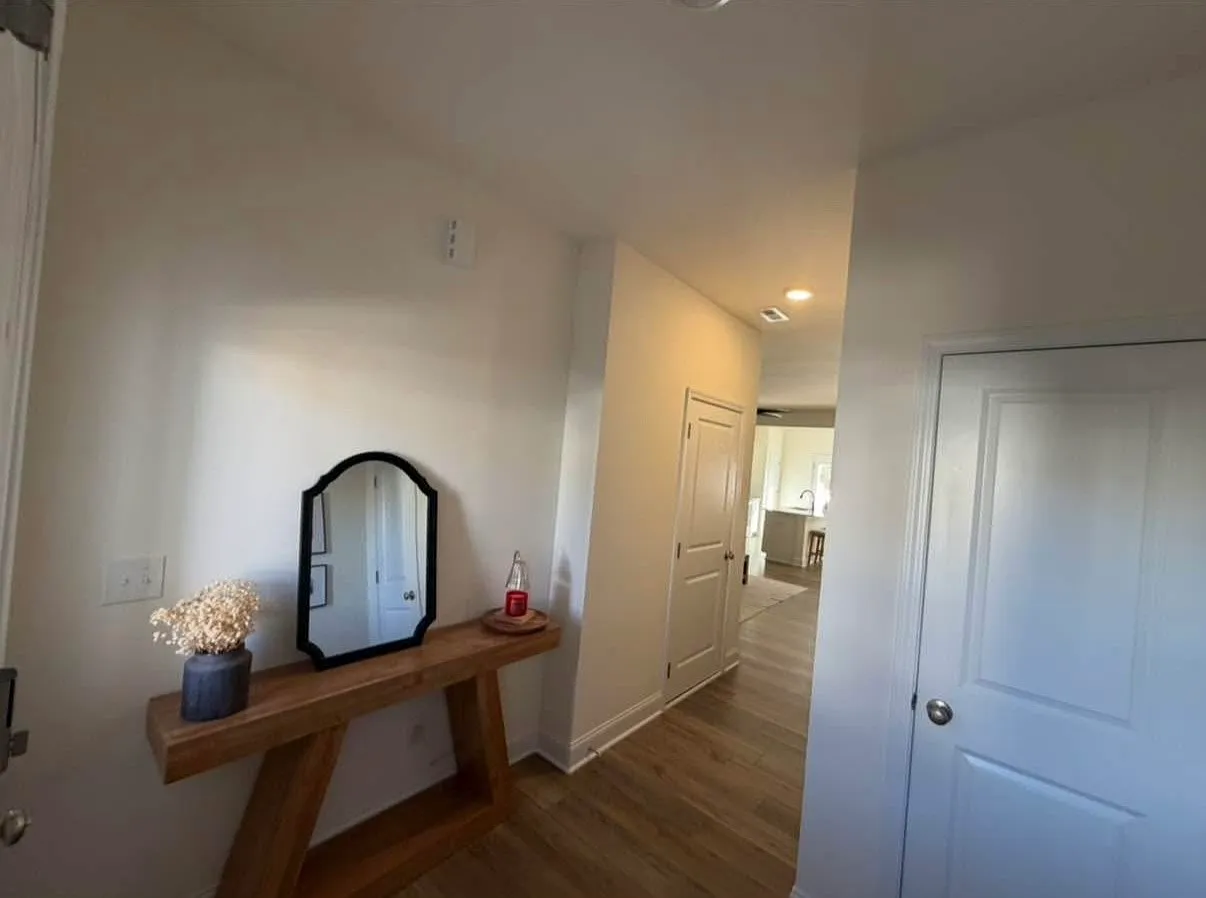 3 bed, 2.5 bath, 1603 sqft, $1,800 — Photo 3
