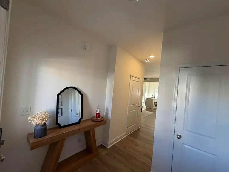 90 Clementine St — Photo 3