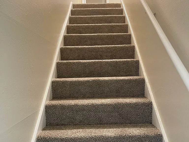 Del Prado Apts — Photo 18