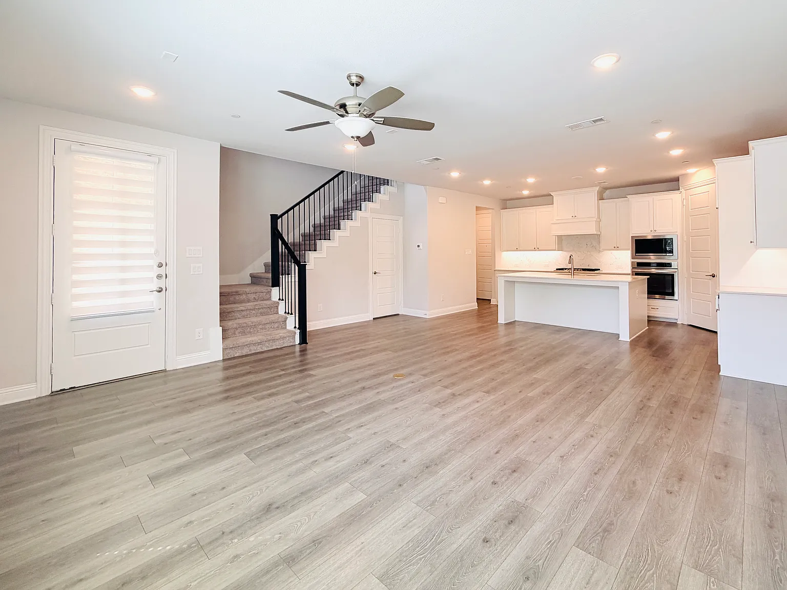 3 bed, 1886 sqft, $2,700 — Photo 4