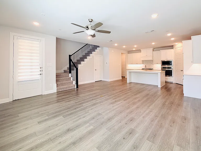 1924 McClane Dr — Photo 4