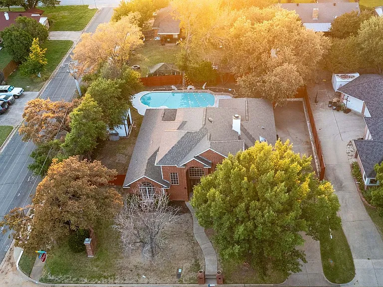 7701 Ridgeway Ct — Photo 30