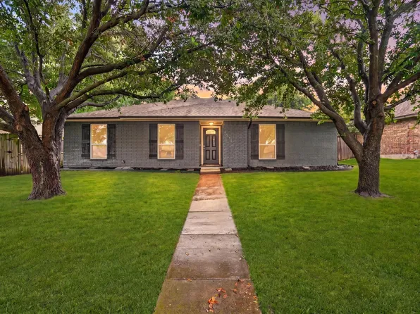 4539 Preston Trail Dr, Mesquite, TX 75150