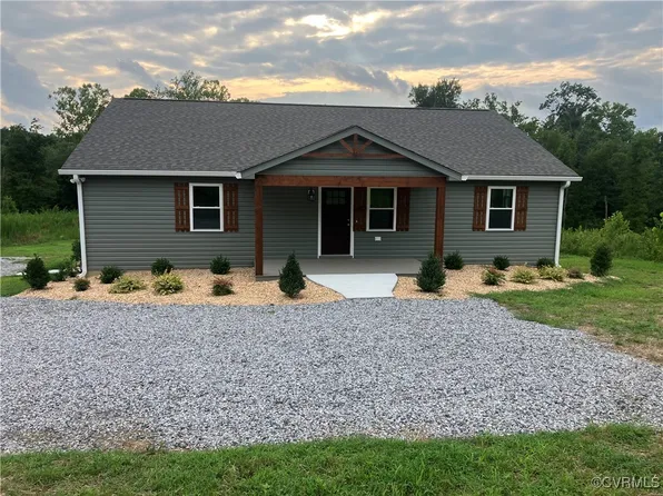 5731 Cottage Rd, Blackstone, VA 23824