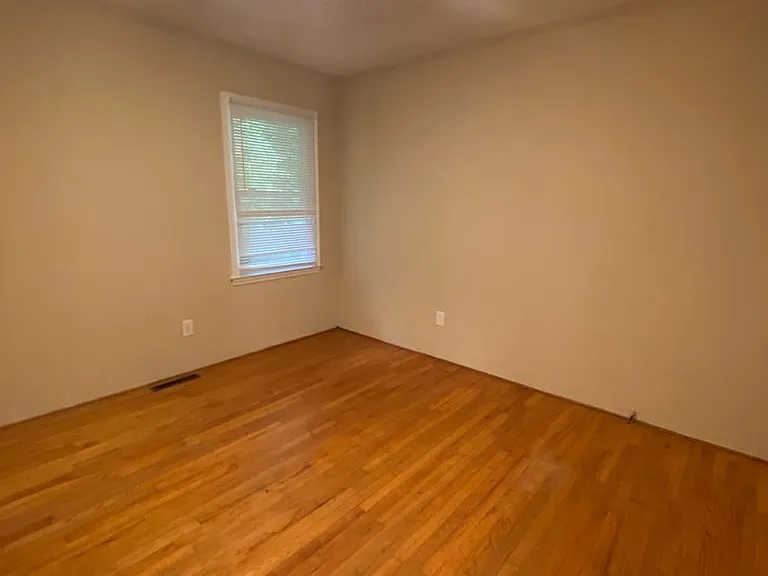 106 Cantrell Dr — Photo 20