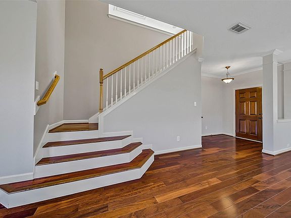 4th image of 4002 Forest Ridge Lndg