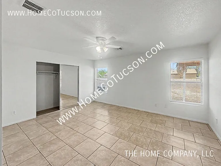 2755 E Liverpool Dr — Photo 8