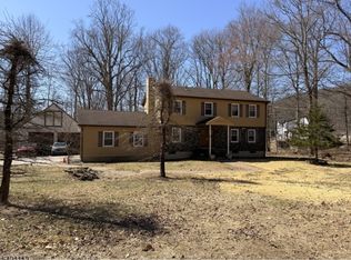 41 Northwood Rd, Lake Hopatcong, NJ 07849