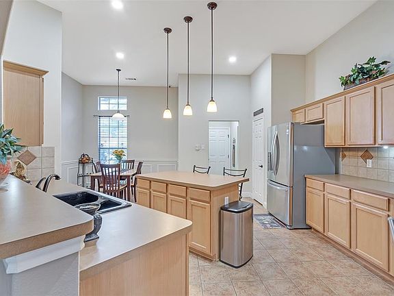 5th image of 1308 Tippler Dr