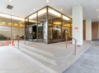 6171 N Sheridan Rd APT 305, Chicago, IL 60660