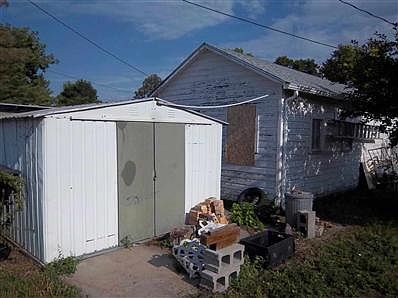 3rd image of 920 W E St #W