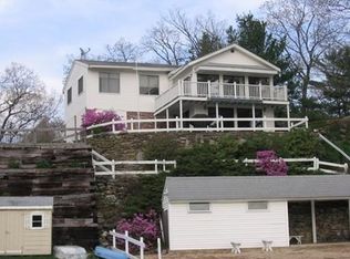 44 Pearl St, Lunenburg, MA 01462