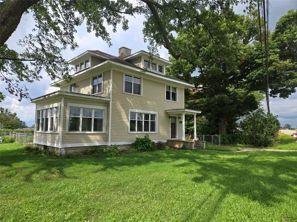 9512 W Main Rd, North East, PA 16428