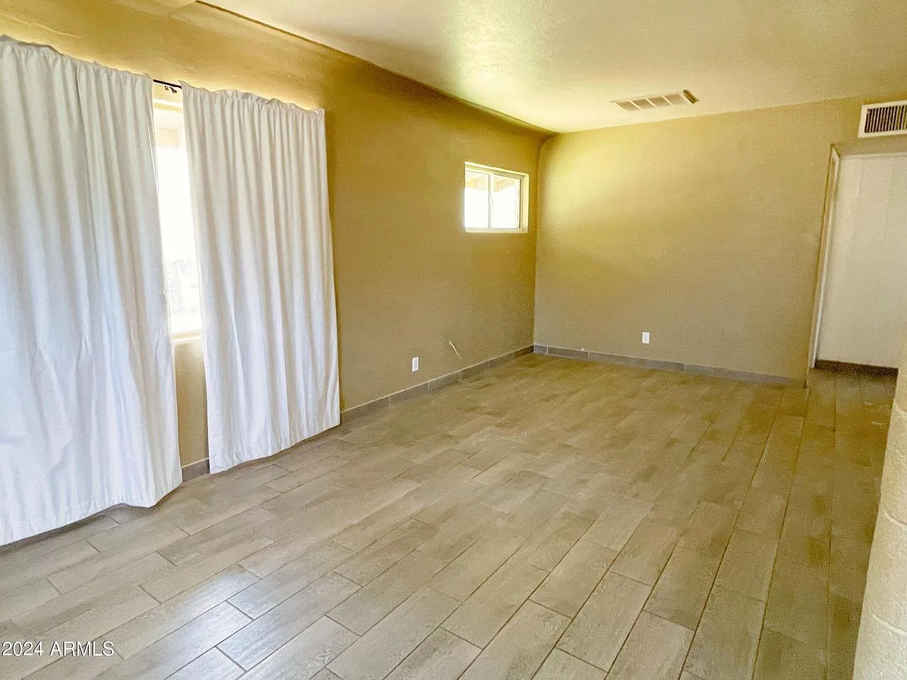 2138 E Turney Ave — Photo 3