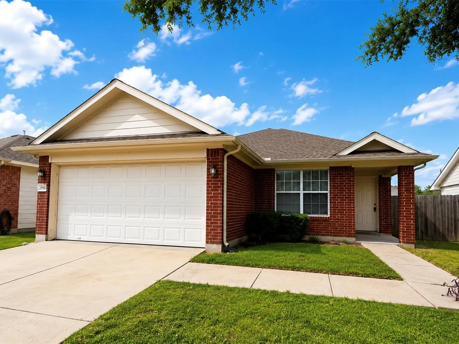 3 bed, 2.0 bath, 1495 sqft, $1,800 — Photo 2