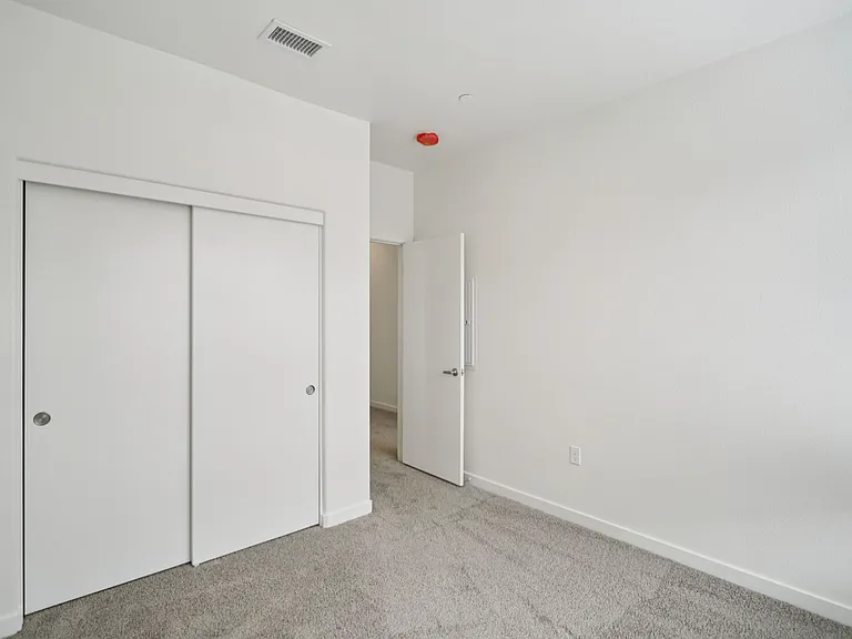 T20 Lofts — Photo 66