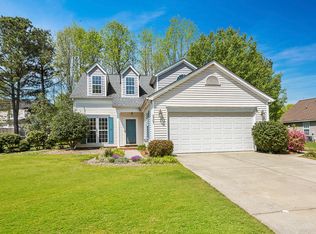 2307 Coatesdale Ln, Matthews, NC 28104