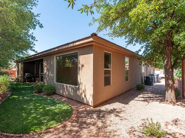 253 S 260 W — Photo 27