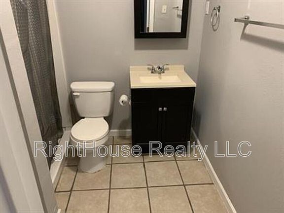 4th image of 1408 High St Unit C