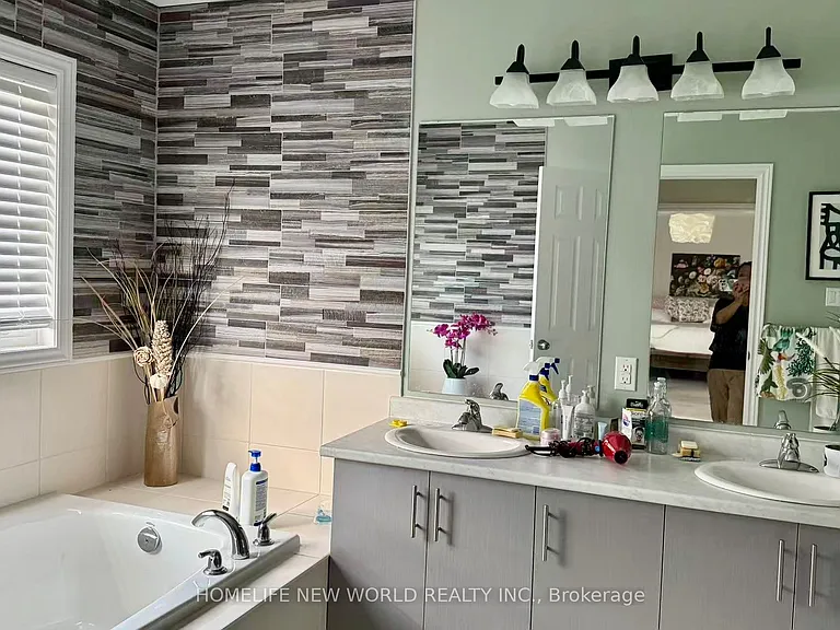 115 Kirby Ave — Photo 7