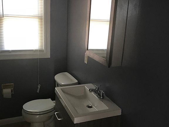 4th image of 310 Pardella Ave