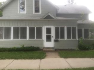 528 W Sarnia St, Winona, MN 55987