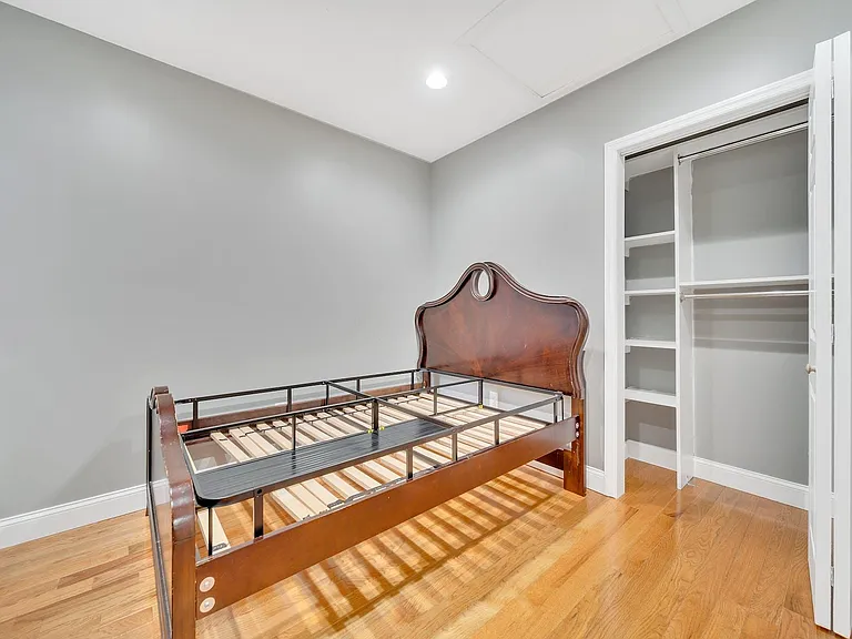 518 Summer St #2 — Photo 8
