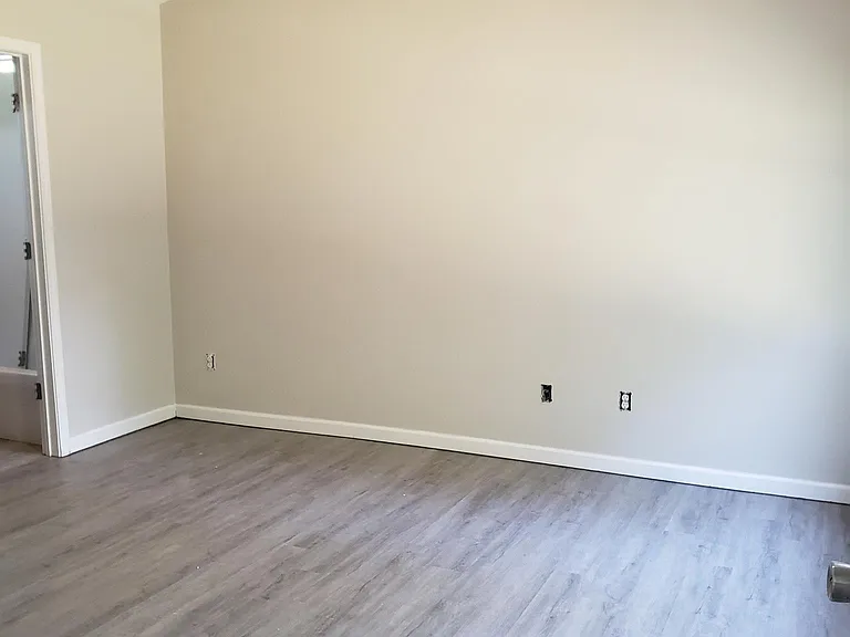 410 Sapphire Dr — Photo 3